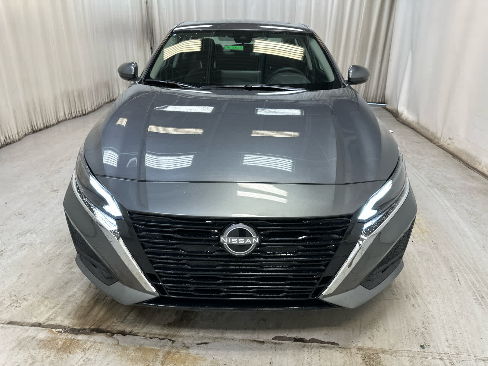 2025 Nissan Altima SV Image 2 of 20