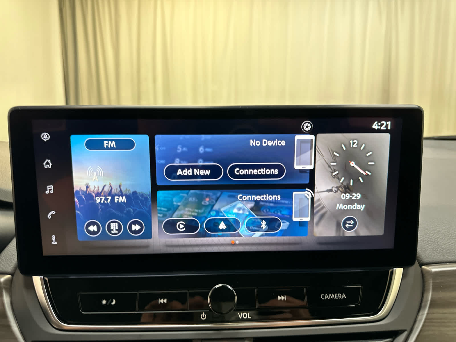 2025 Nissan Altima SV Image 13 of 20