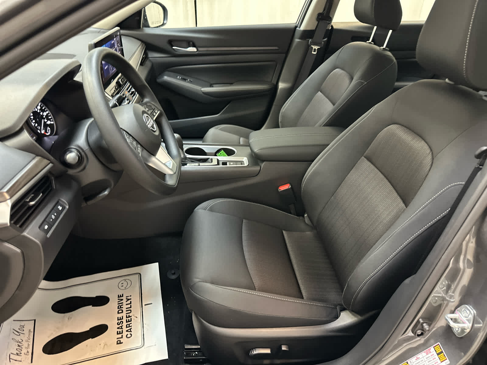 2025 Nissan Altima SV Image 10 of 20