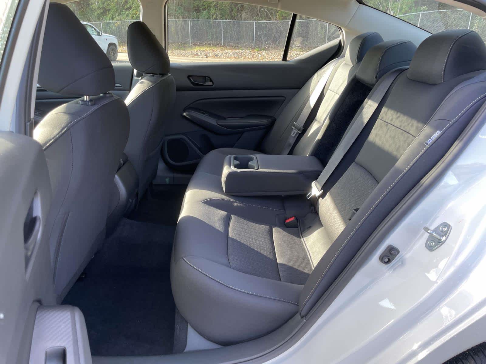 2025 Nissan Altima SV Image 12 of 35