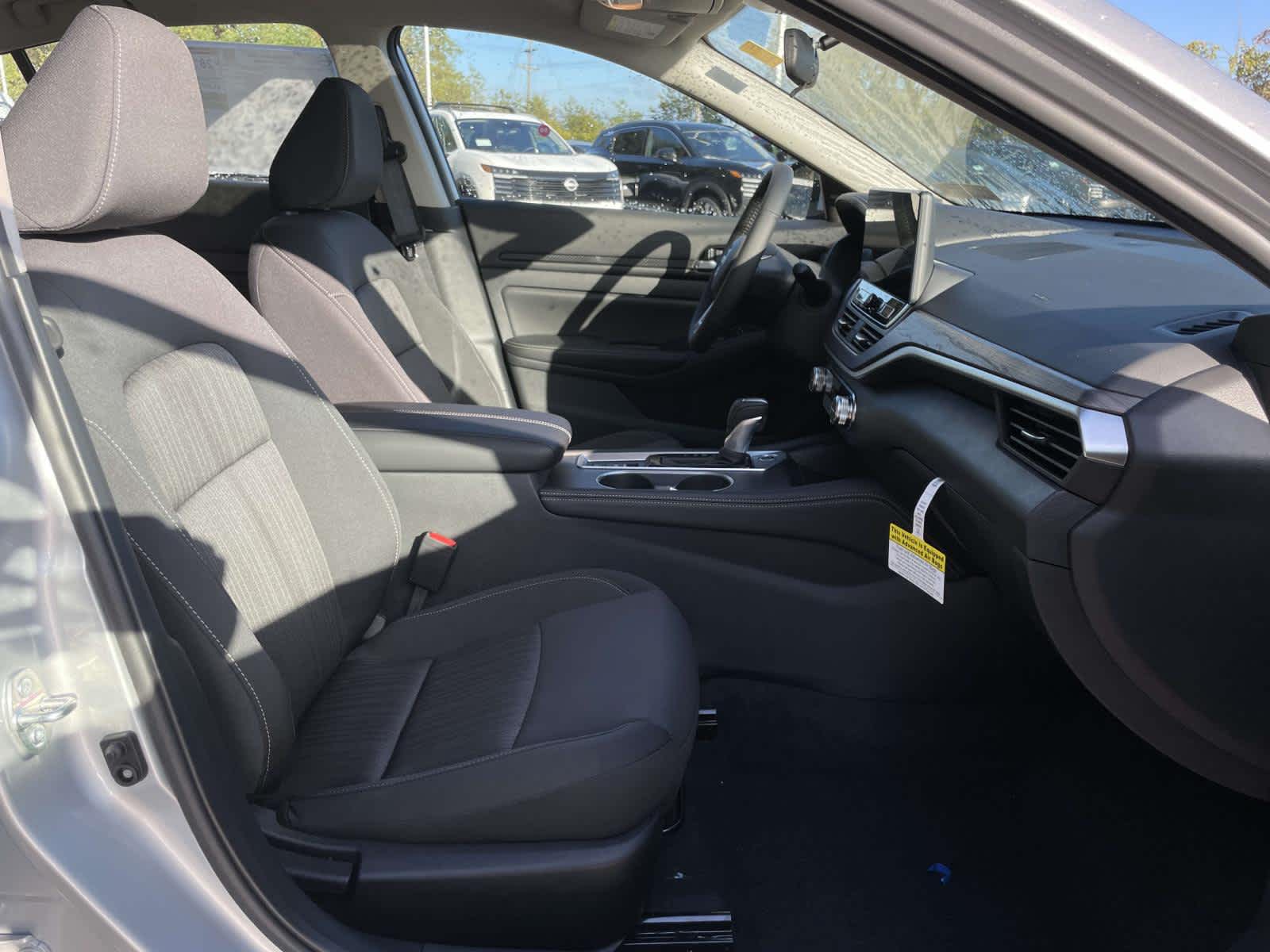 2025 Nissan Altima SV Image 14 of 35