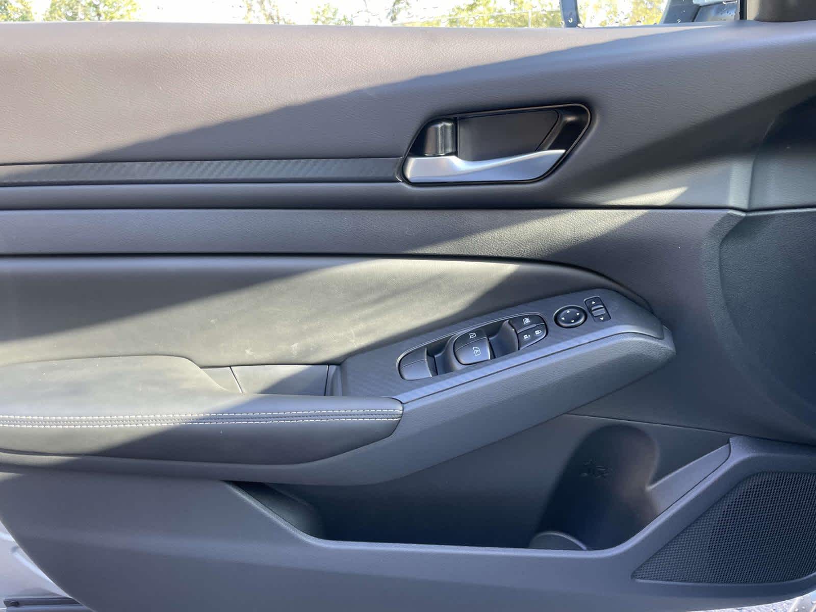 2025 Nissan Altima SV Image 24 of 35