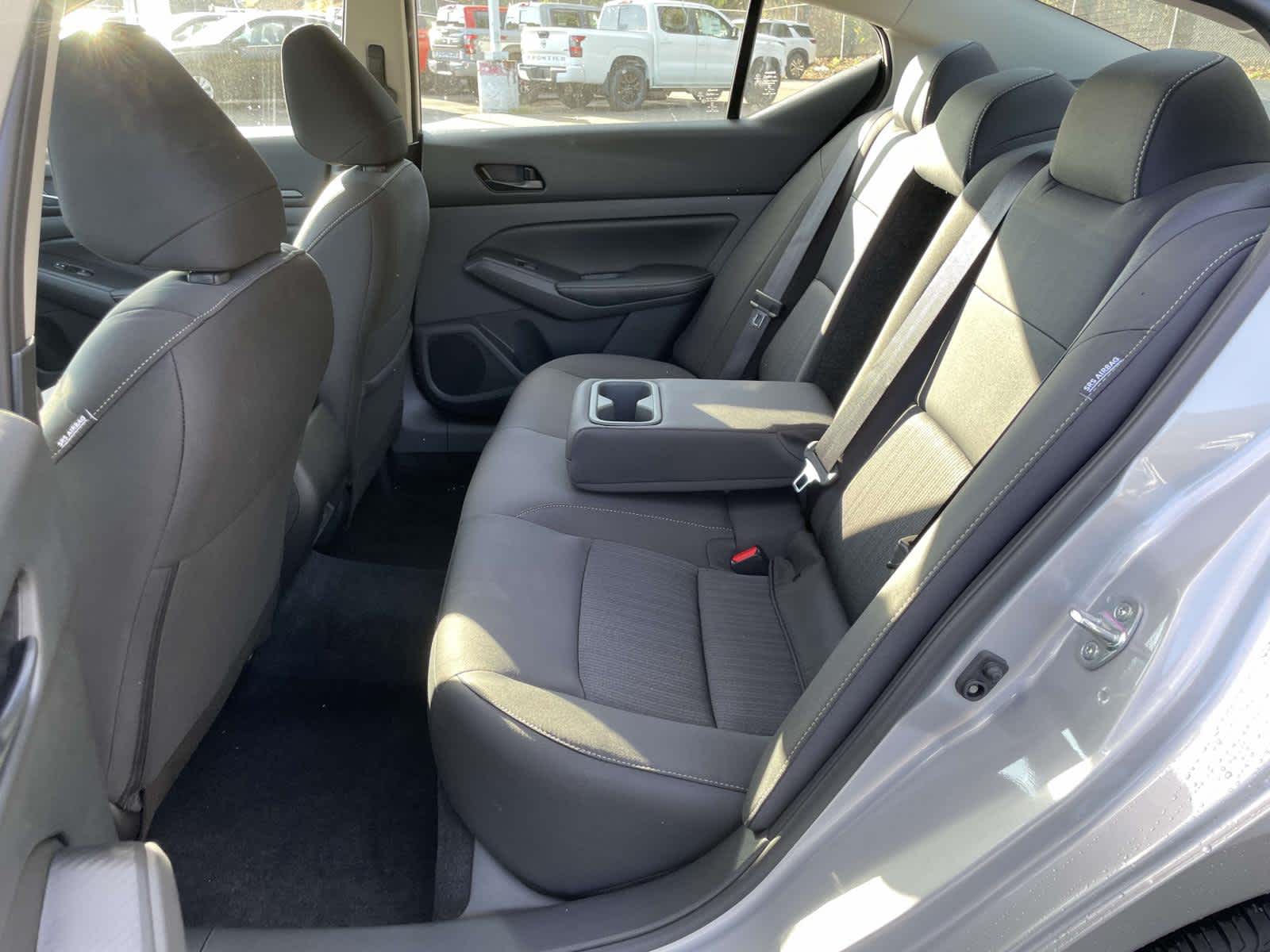 2025 Nissan Altima SV Image 11 of 35