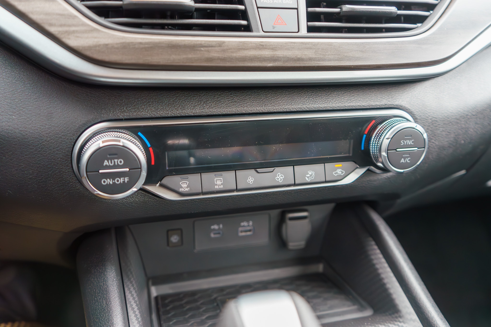 Vehicle image 19 of 22