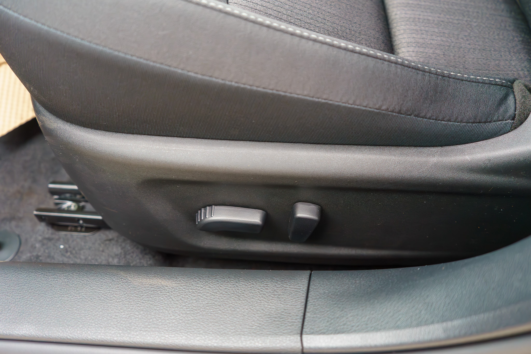 Vehicle image 13 of 22