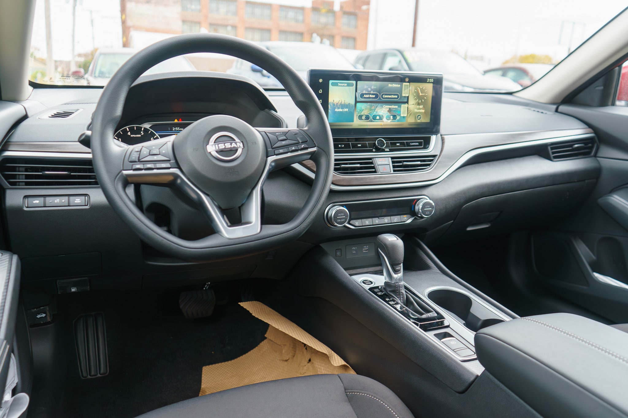 Vehicle image 10 of 22