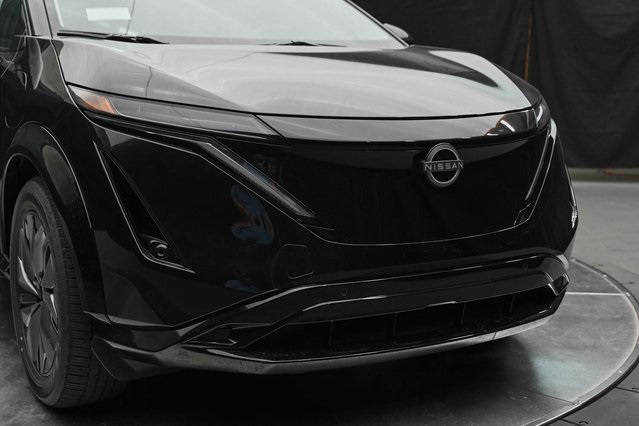 Vehicle image 4 of 33