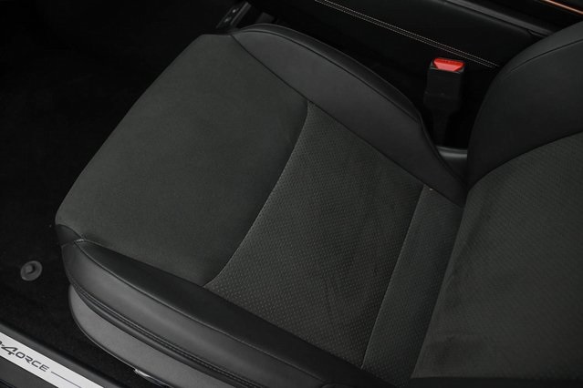 Vehicle image 26 of 33