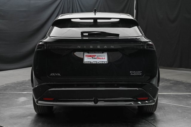 Vehicle image 6 of 33