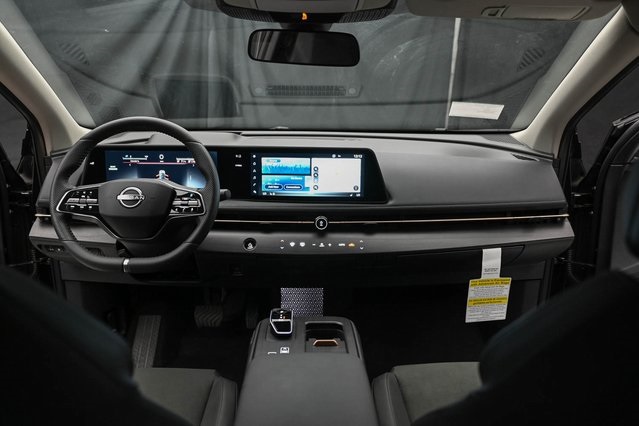 Vehicle image 22 of 33