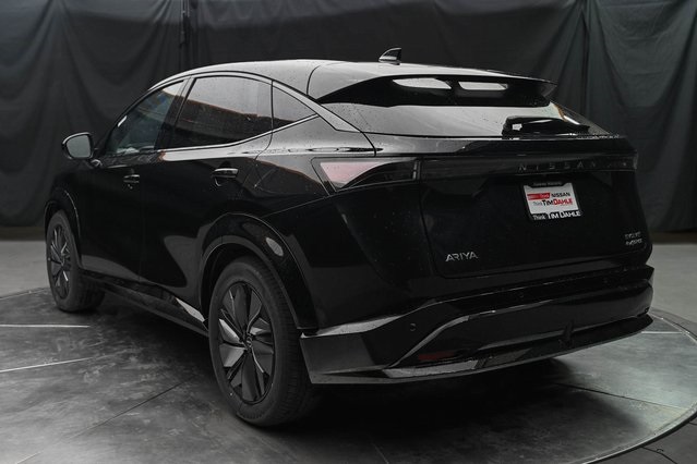 Vehicle image 7 of 32
