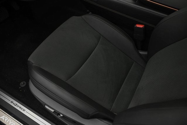 Vehicle image 16 of 32