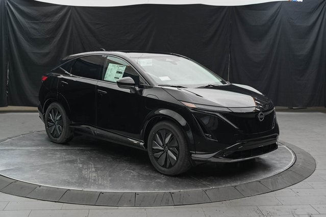 Vehicle image 3 of 32
