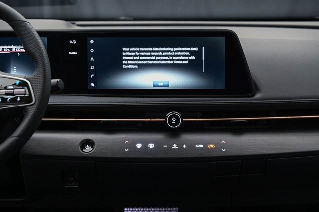 Vehicle image 22 of 32