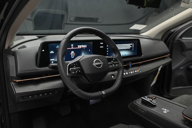 Vehicle image 19 of 32