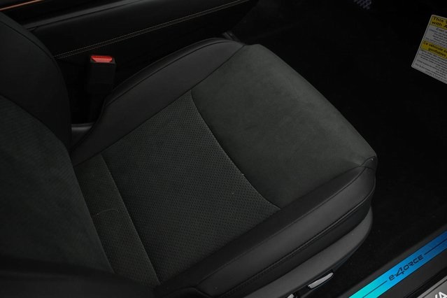 Vehicle image 15 of 32