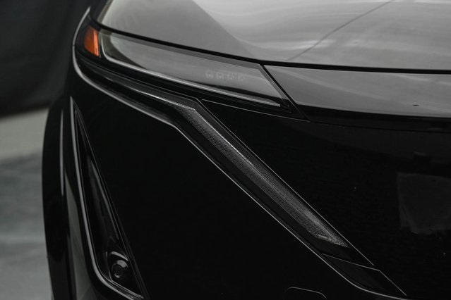 Vehicle image 25 of 32