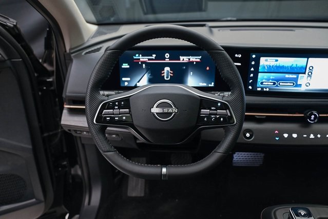 Vehicle image 19 of 32