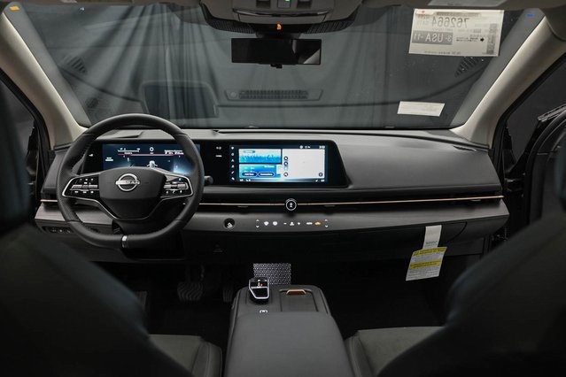 Vehicle image 16 of 32