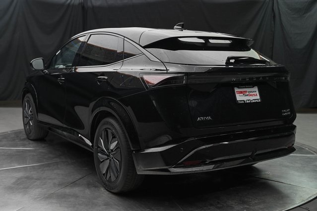 Vehicle image 6 of 32