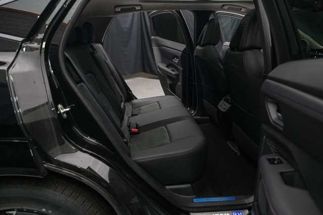 Vehicle image 12 of 32