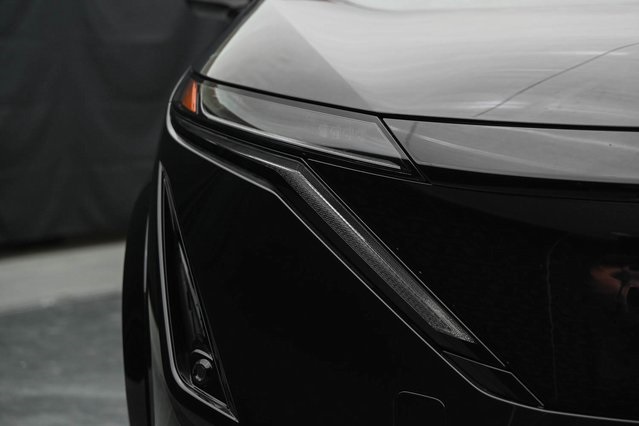Vehicle image 9 of 36