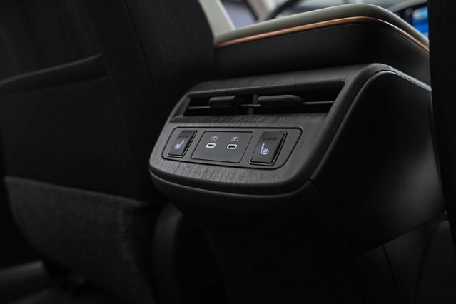 Vehicle image 20 of 36