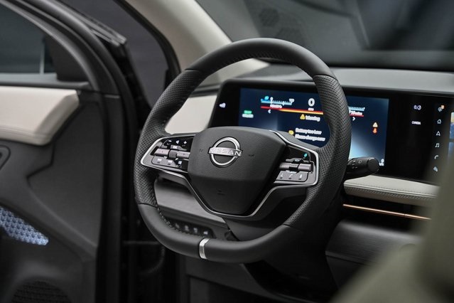 Vehicle image 15 of 36