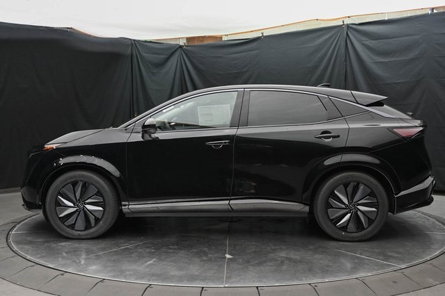 Vehicle image 7 of 36