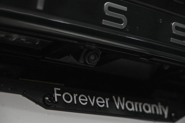 Vehicle image 13 of 36