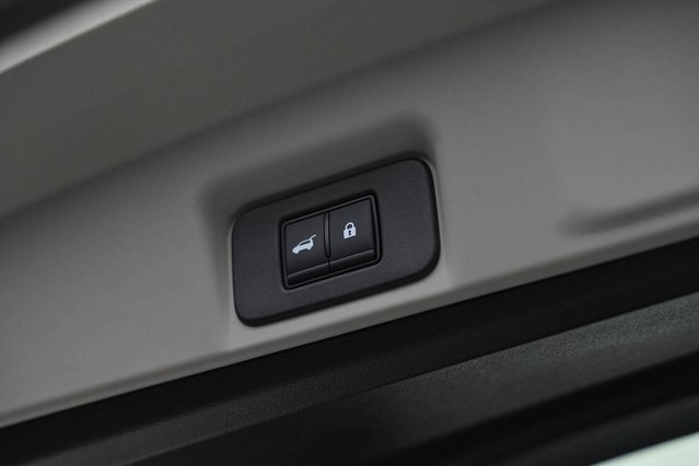 Vehicle image 22 of 36