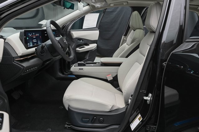 Vehicle image 28 of 36