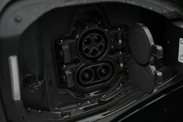 Vehicle image 14 of 36