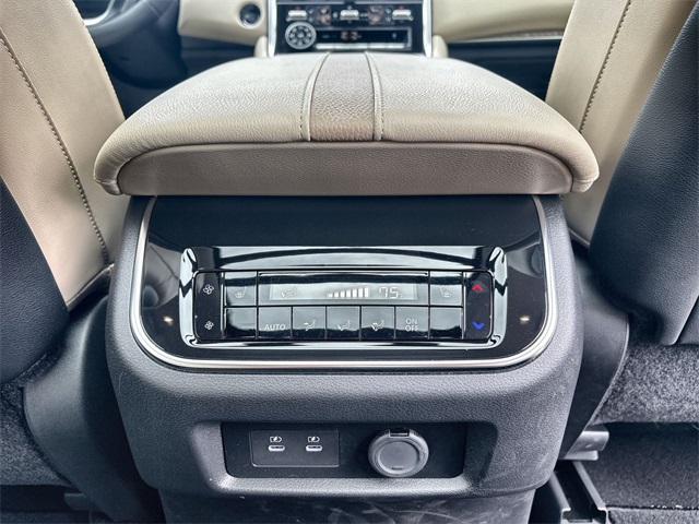 Vehicle image 36 of 55