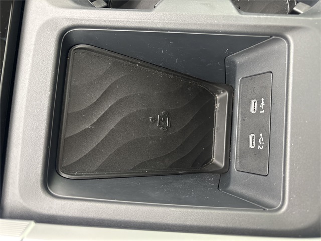 Vehicle image 33 of 55