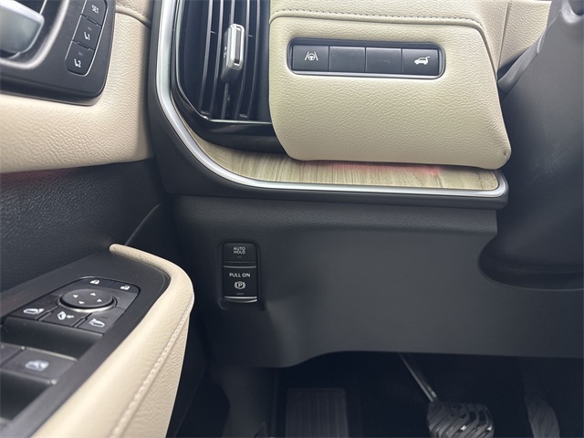 Vehicle image 41 of 55