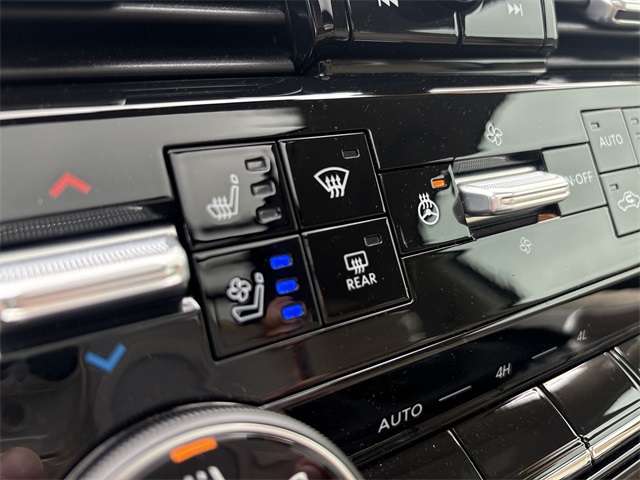 Vehicle image 43 of 55