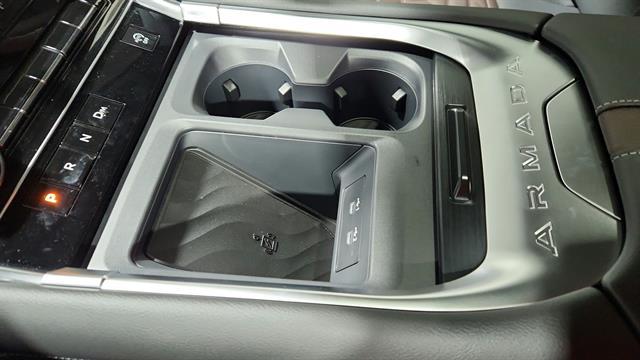 Vehicle image 23 of 40