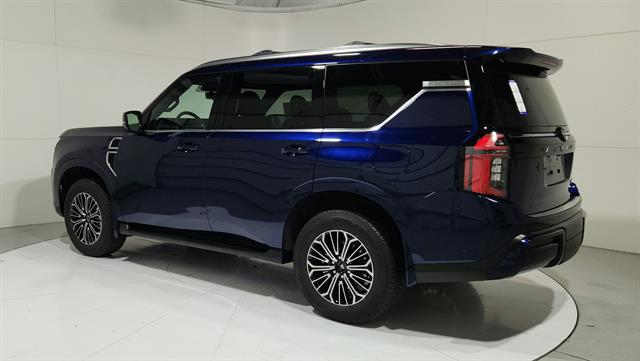 Vehicle image 12 of 40