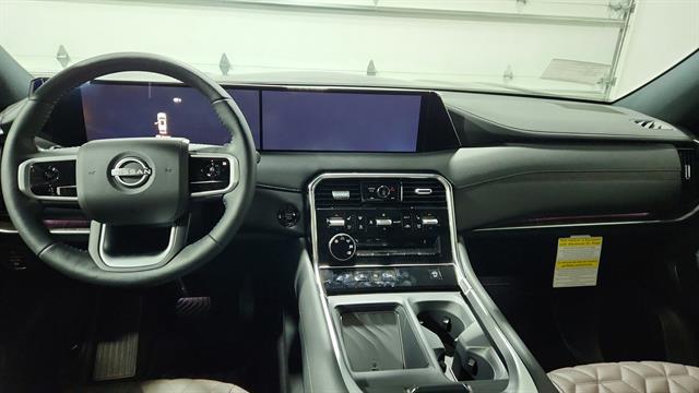 Vehicle image 32 of 40