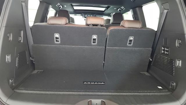Vehicle image 33 of 40