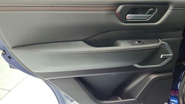 Vehicle image 31 of 40