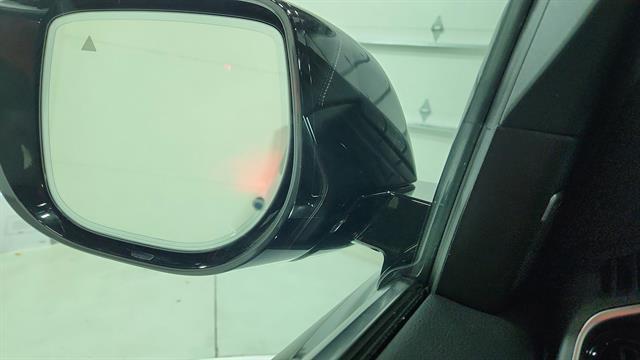 Vehicle image 20 of 40