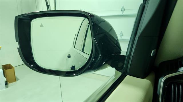 Vehicle image 16 of 51