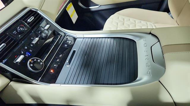 Vehicle image 19 of 51