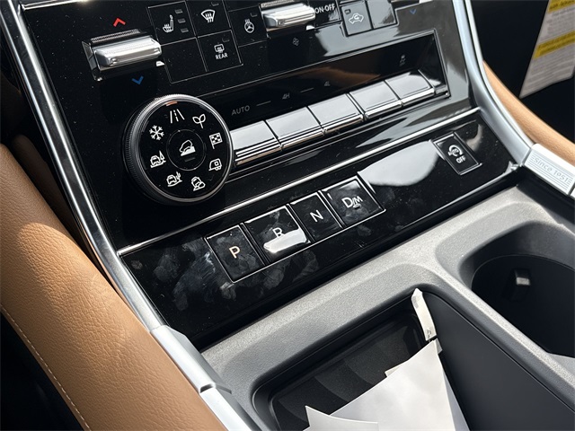 Vehicle image 21 of 39