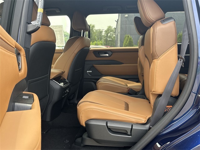 Vehicle image 24 of 39
