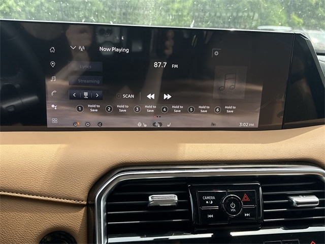 Vehicle image 17 of 39