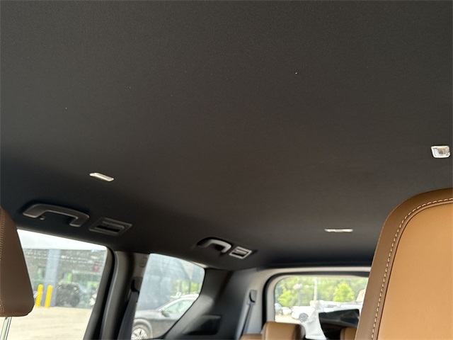 Vehicle image 23 of 39