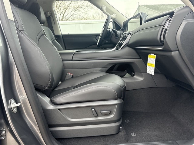 Vehicle image 25 of 37